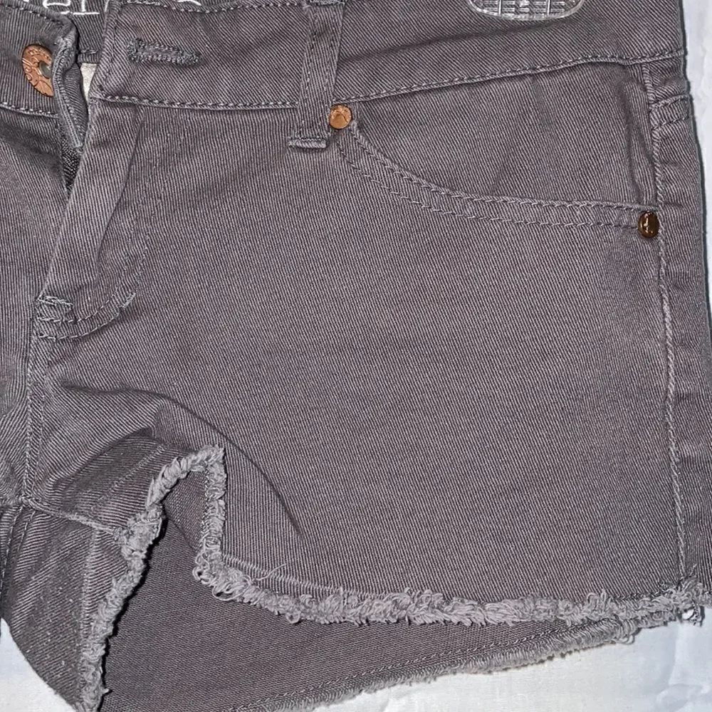 Refuge shorts  - Picture 2 of 7